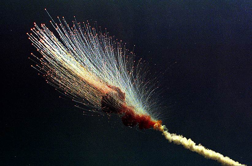 1998 год. Ракета-носитель Титан-IV взорвалась после старта с мыса Канаверал из-за короткого замыкания в системе наведения