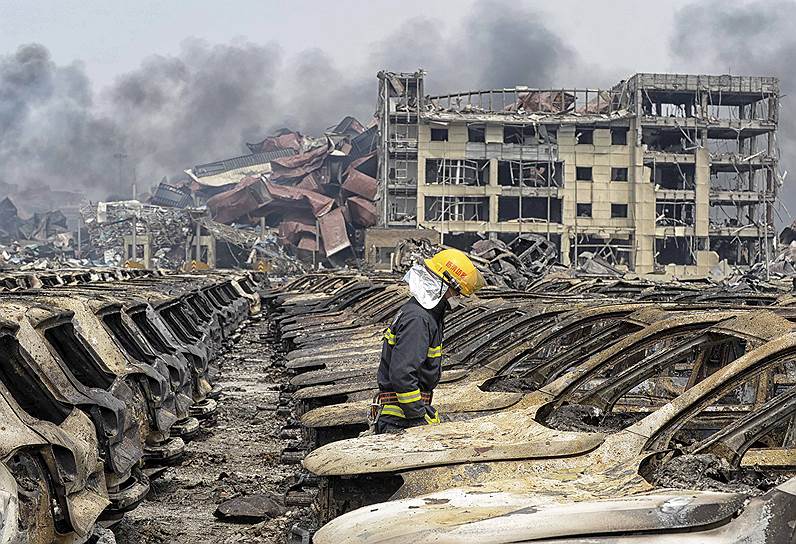 2015 год. В результате техногенной катастрофы, произошедшей в порту, расположенном в новом районе Биньхай города Тяньцзинь на севере Китая, погибли 173 человека, около 800 пострадали