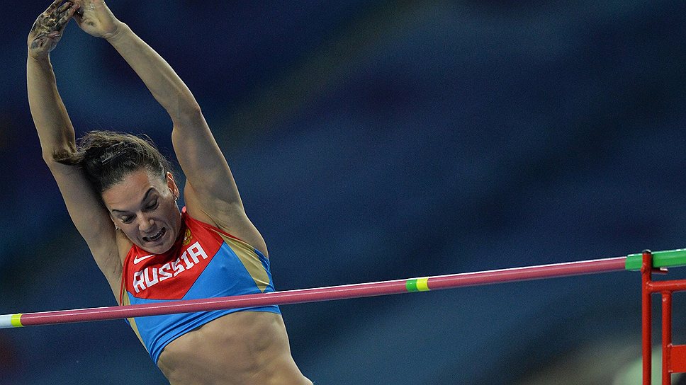 Российская прыгунья с шестом Елена Исинбаева, выигравшая чемпионат мира в Москве, постаралась также побить мировой рекорд — 5,07 метра