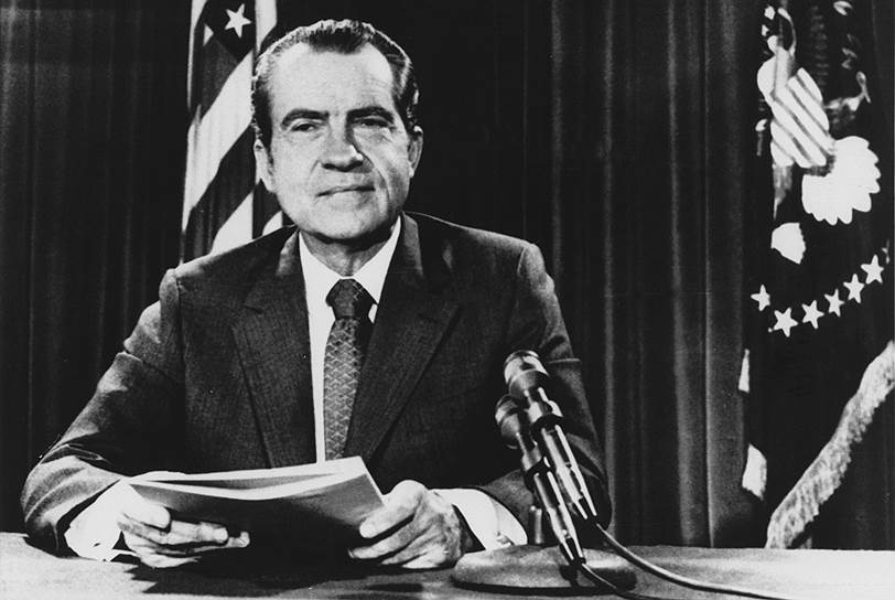 1971 год. Президент США Ричард Никсон объявил о прекращении обеспечения доллара США золотом
