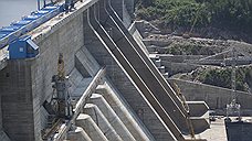 Бурейская ГЭС открывает затворы