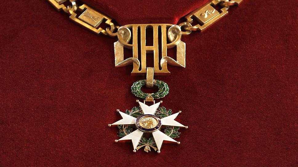 1804 год. В Булонском лесу прошло первое награждение орденом Почетного легиона. Это французский национальный орден, учрежденный Наполеоном Бонапартом 19 мая 1802 года по примеру рыцарских орденов