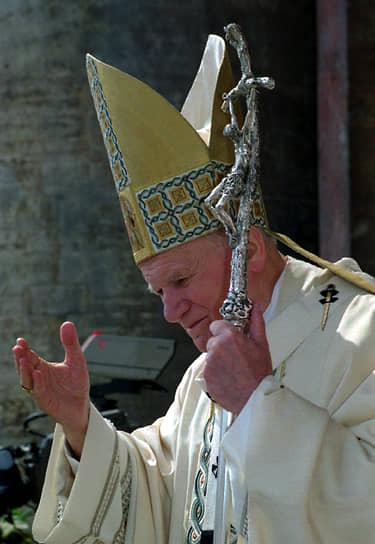 1991 год. Глава Католической церкви Иоанн Павел II начал первый за всю историю римских пап визит в Венгрию