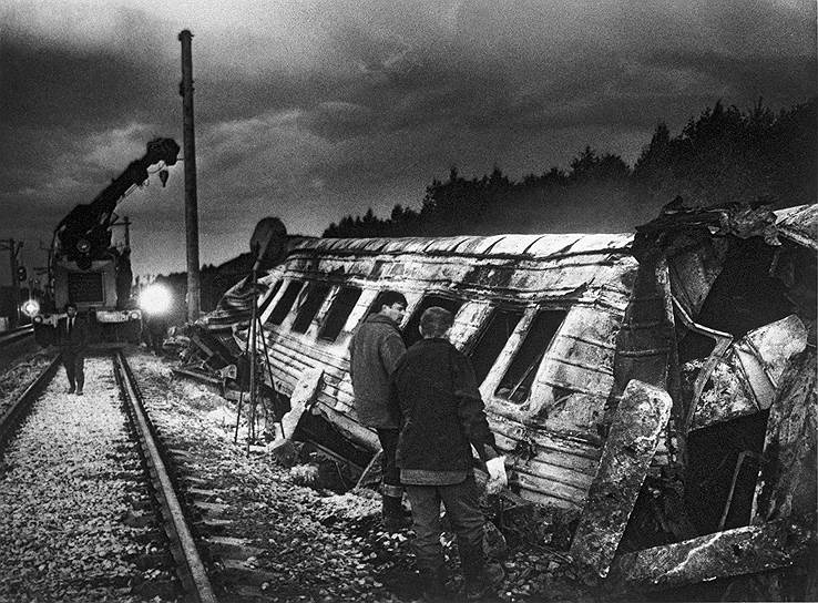 1988 год. Крушение скоростного поезда «Аврора» у Бологого, в результате чего погиб 31 человек, более ста получили ранения