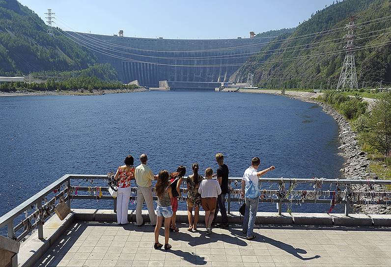 В 2014 году введен в эксплуатацию агрегат № 4, а к концу года реконструкцию Саяно-Шушенской ГЭС должна быть полностью завершена. На данный момент располагаемая мощность Саяно-Шушенской ГЭС составляет 5120 МВт (в эксплуатации находятся гидроагрегаты №1, 4, 5, 6, 7, 8, 9 и 10)