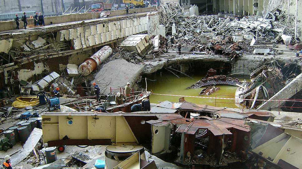 Спасательные работы закончились 23 августа 2009 года, после чего начались работы по восстановлению станции. Разбор завалов в машинном зале закончили к 7 октября 2009 года. Самый поврежденный гидроагрегат №2 был окончательно демонтирован в апреле 2010 года. В 2010-11 годах были восстановлены наименее пострадавшие в ходе аварии гидроагрегаты №3, 4, 5 и 6