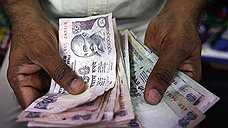Курс индийской рупии бьет рекорды падения