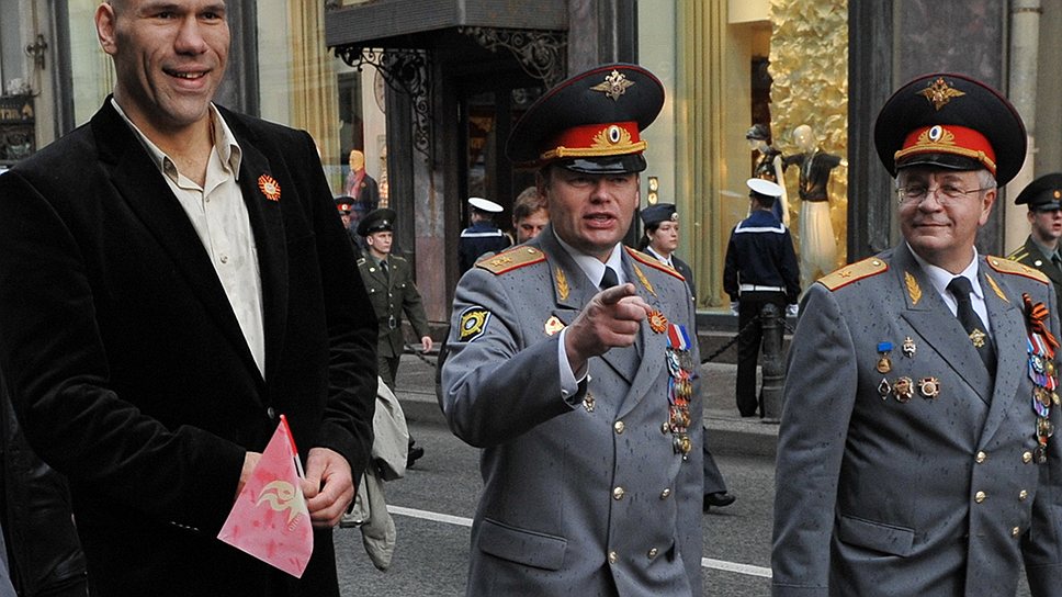 Николай Валуев является обладателем ордена Миротворца II степени, ордена Петра Великого I степени, медалей «Честь и Достоинство» и «Личность Петербурга»