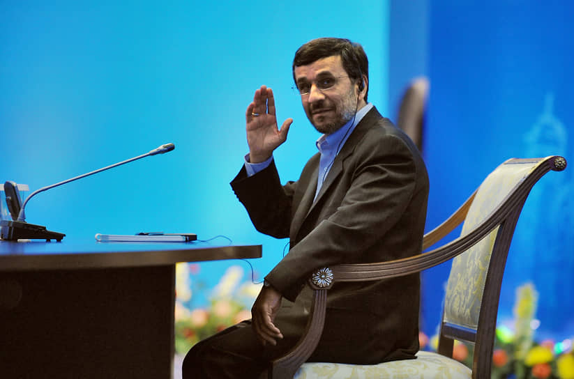 4 августа 2010 года было совершено покушение на президента Ирана Махмуда Ахмадинежада. В городе Хамадан президентский кортеж забросали бомбами, Ахмадинежад не пострадал. Несколько человек было ранено, нападавший задержан. Сам президент заявил, что «этот случай абсолютно не заслуживал внимания»