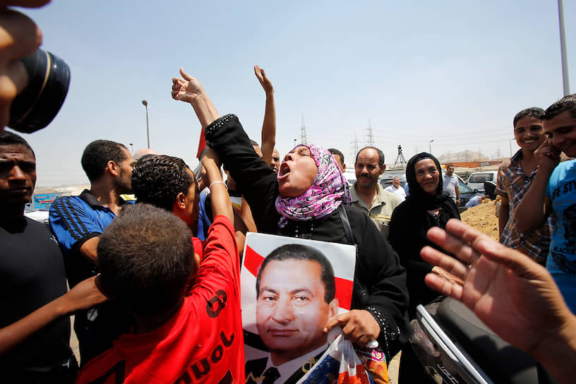 13 января 2013 года суд Египта постановил повторно рассмотреть дело Хосни Мубарака, отбывавшего пожизненное заключение