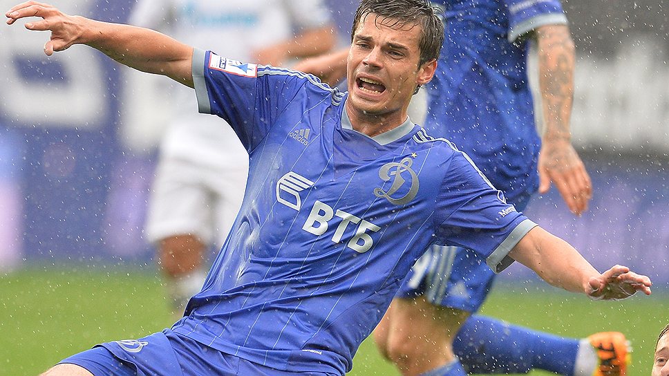 Во втором тайме несколько комбинаций, проведенных игроками «Зенита», не помогли забить гол, и «Динамо» вернуло себе игровой приоритет