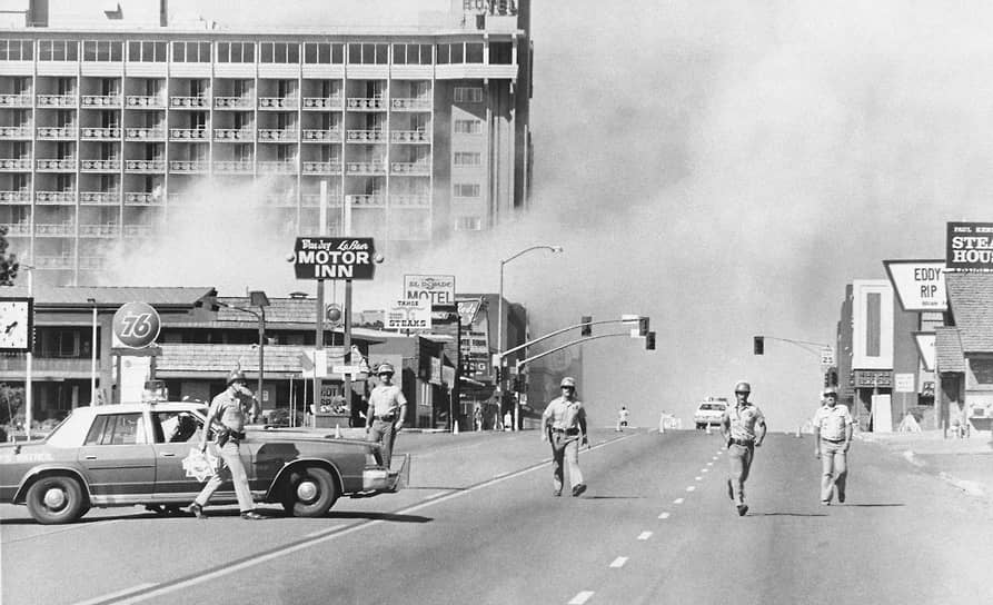 1980 год. Произошел взрыв в отеле на американском курорте Харви. После попытки обезвредить бомбу, она взорвалась, причинив значительный ущерб отелю, но без раненых или смертельных случаев. Общая стоимость ущерба оценивалась примерно в $18 млн