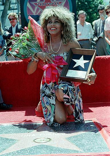 1986 год. Тина Тернер удостоилась звезды на Аллее славы в Голливуде