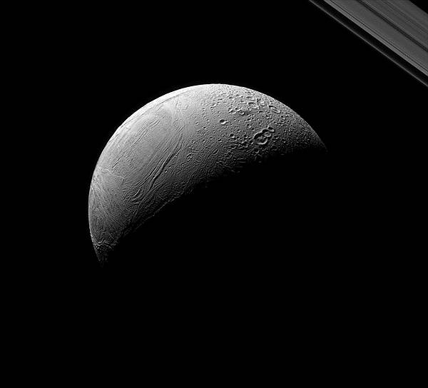 1789 год. Уильям Гершель открыл Энцелад, спутник Сатурна