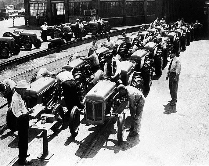 1922 год. На заводах Генри Форда появилось предупреждение, что любого, от кого будет пахнуть пивом, вином или более крепкими напитками, ждет немедленное увольнение с работы