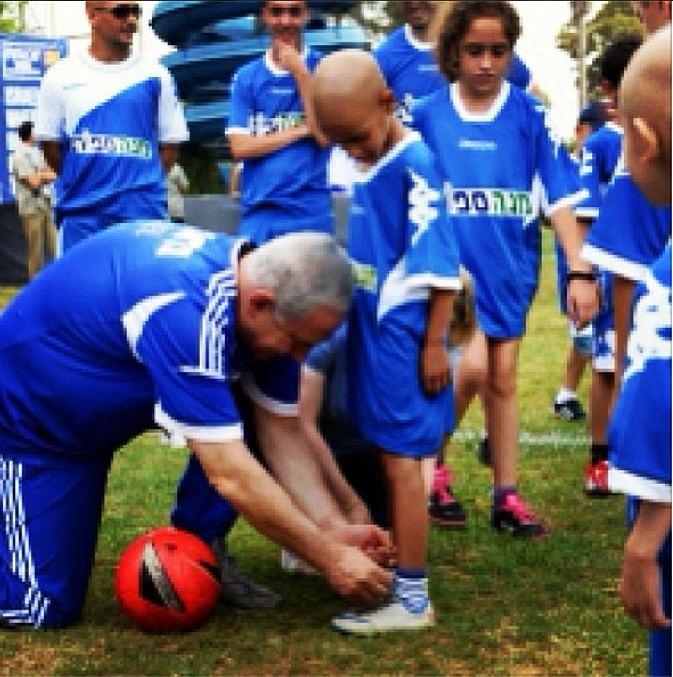 @israelipm\ Instagram — премьер-министр Израиля поиграл в футбол