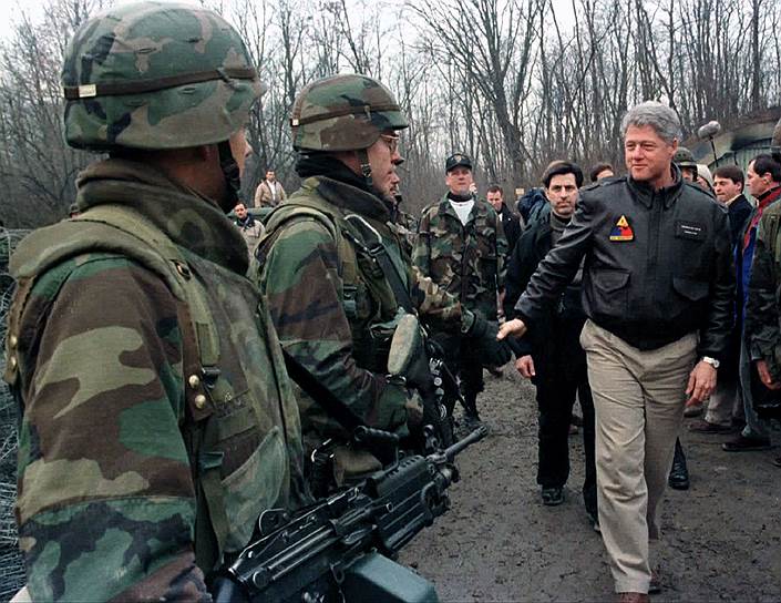 После заключения перемирия провинция Косово была оккупирована войсками НАТО и встала под протекторат ООН