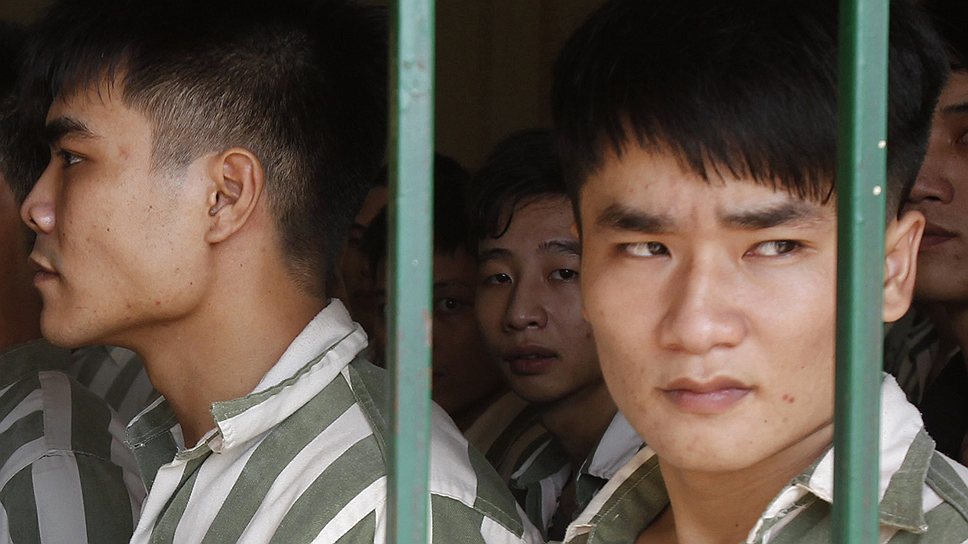 Столь же масштабная амнистия была проведена во Вьетнаме три года назад: свободу получили более 17 тыс. человек. В 2012 году под амнистию попали свыше 10 тыс. человек
