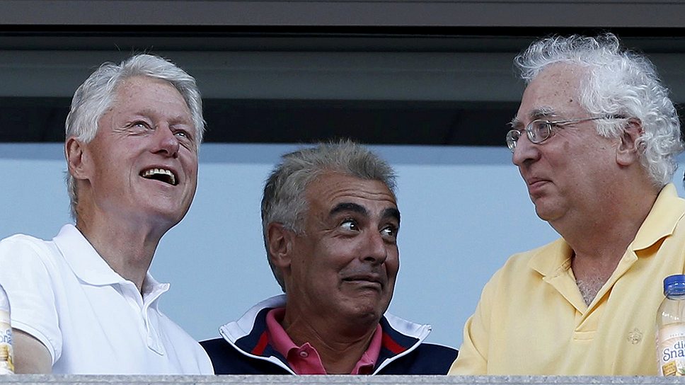 Бывший президент США Билл Клинтон во время матча Виктории Азаренко и Серены Уильямс 