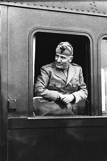 1943 год. Операция под кодовым названием «Дуб» по освобождению из заключения свергнутого итальянского диктатора Бенито Муссолини