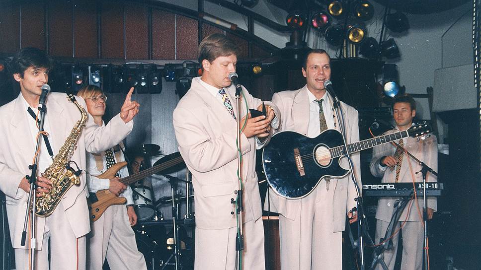 1983 год. В Москве Алексей Кортнев (справа) и Валдис Пельш (в центре) создали музыкальную группу «Несчастный случай»
