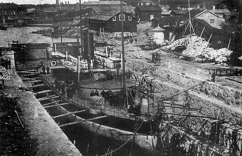 1893 год. В Финском заливе при переходе из Ревеля в Кронштадт затонул броненосец «Русалка». Погиб весь экипаж
