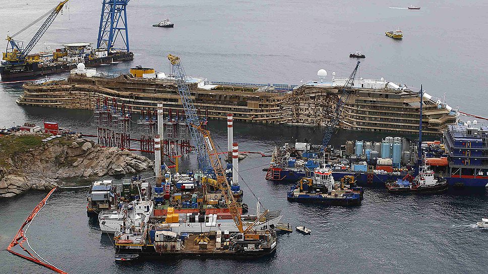 Круизный лайнер Costa Concordia сел на мель 13 января 2012 года у острова Джильо. На борту судна находились 4234 человек, среди них 108 граждан России
