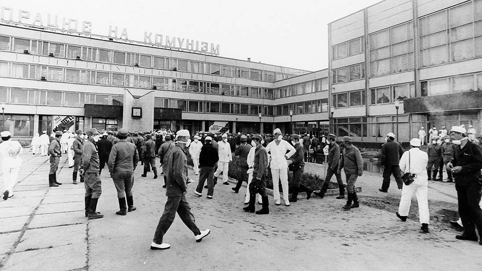 1977 год. Первый ток дала Чернобыльская АЭС, первая атомная электростанция Украины