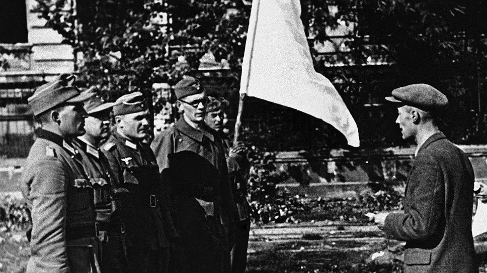 После того, как заявленные цели восстания не были достигнуты, капитулировавшее польское правительство обвиняло СССР и Великобританию в неоказании помощи восставшим