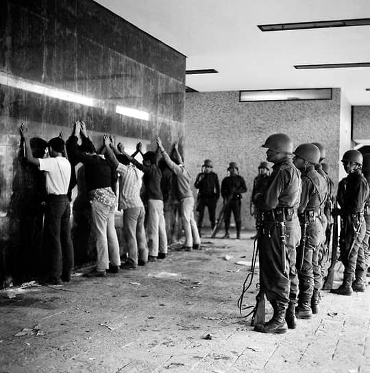 1958 год. В Мексике была расстреляна студенческая демонстрации в Тлателолько