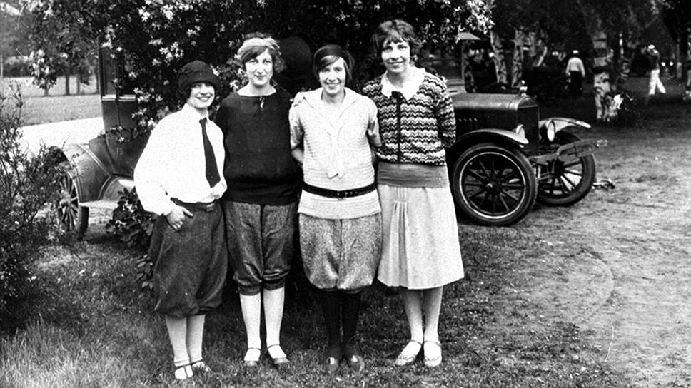 1920 год. Первые сто женщин приняты в Оксфордский университет