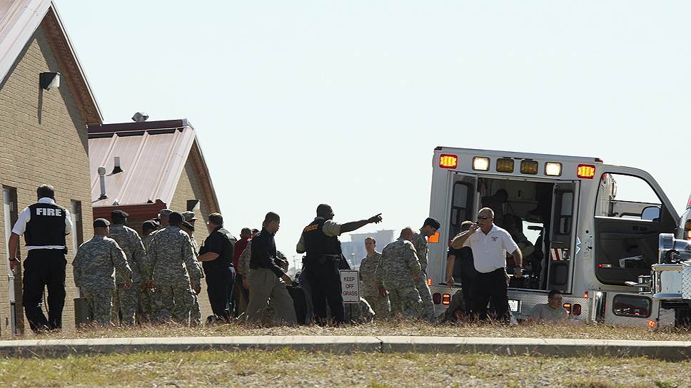 5 ноября 2009 года на той же военной базе Fort Hood стрельбу открыл 39-летний военный врач-психиатр. Жертвами стали 13 человек, 30 были ранены. Убийцу приговорили к смертной казни
