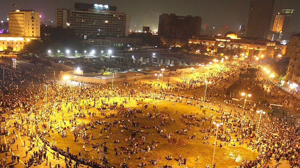 По данным МВД Египта, в ходе вчерашних беспорядков погиб по меньшей мере 51 человек, еще 240 были ранены
