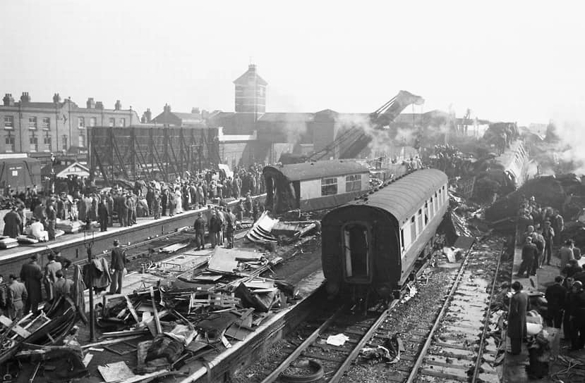 1952 год. В Лондоне на станции Харроу-энд-Уилдстон столкнулись три поезда. В результате происшествия погибли 112 человек и еще 340 пострадали