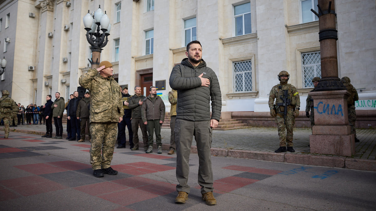 Игра в политику - Коммерсантъ