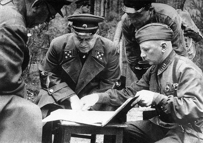 1941 год. Георгий Жуков (в центре) назначен командующим Западным фронтом