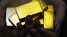 Инвесторы распродают золото ради акций