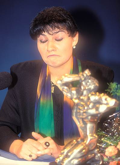 В мае 1997 года журналистка НТВ Елена Масюк, снимавшая репортажи с места боевых действий в Чечне, была похищена вместе со съемочной группой. Спустя полтора месяца переговоров с Шамилем Басаевым репортеров удалось выкупить за $2 млн. Группу освободили 17 августа