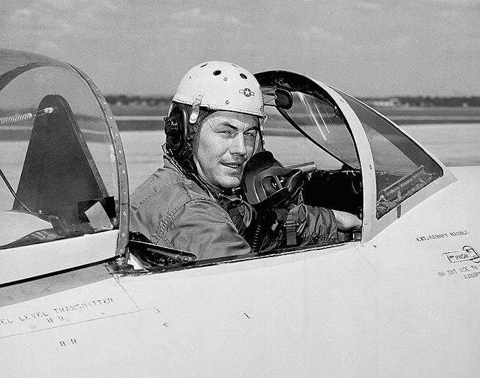 1947 год. Американский лётчик-испытатель Чарльз Йегер стал первым человеком, превысившим скорость звука в управляемом горизонтальном полете