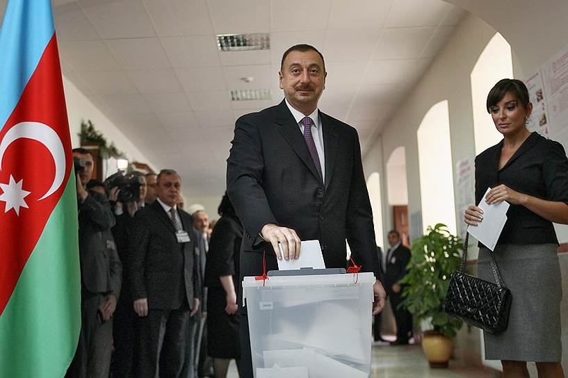 2003 год. Ильхам Алиев избран президентом Азербайджана после смерти своего отца Гейдара Алиева