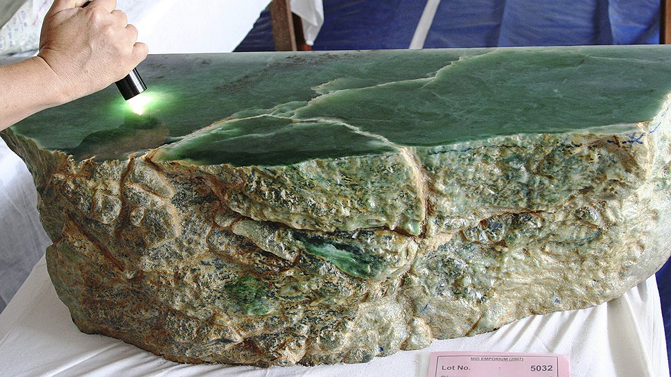 Некоторые найденные камни оцениваются в $50 тыс. В Мьянме этого достаточно, чтобы купить дом и завести хозяйство