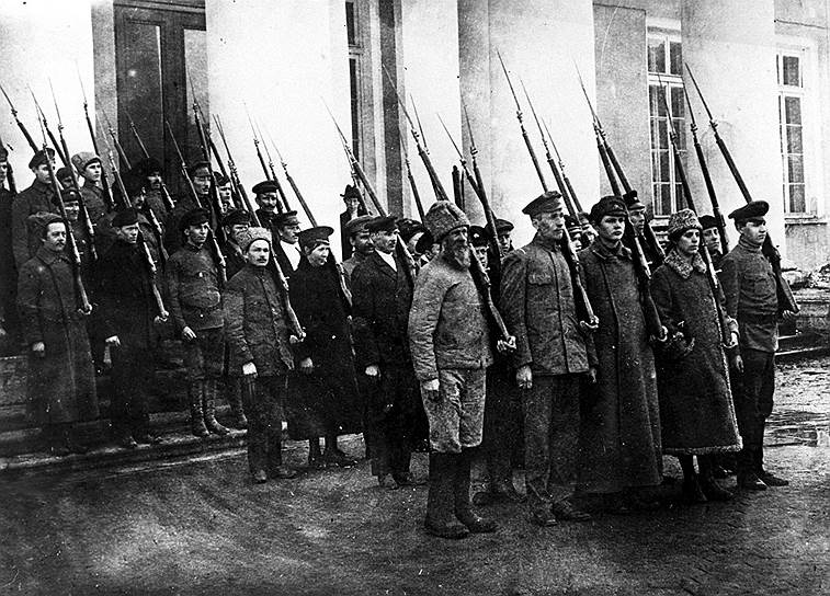 1919 год. Большевистские формирования под Петроградом, использовав многократное численное превосходство, нанесли поражение белой Северо-Западной армии генерала Юденича