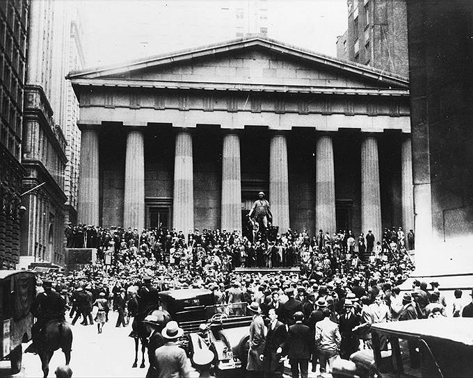 1929 год. На Нью-йоркской фондовой бирже начался биржевой крах, получивший название «Черный четверг»