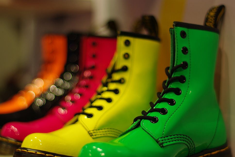 Сегодня Dr. Martens продает около пяти миллионов пар обуви в год: большая часть производится за границей, однако 70 тысяч пар до сих пор изготовляют на основной фабрике R. Griggs Group в Нортгемптоне