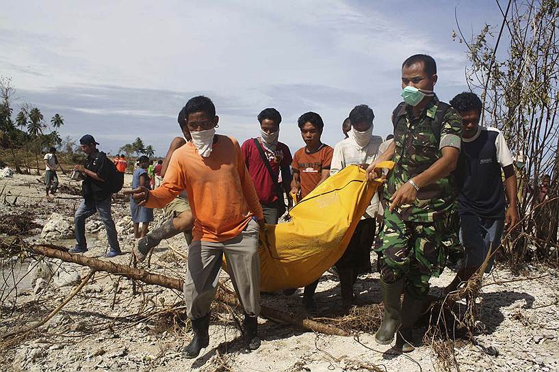 2010 год. Землетрясение силой 7,7 балла возле островов Ментавай к западу от Суматры в Индонезии вызвало цунами