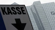 Чистая прибыль Deutsche Bank упала на 93%