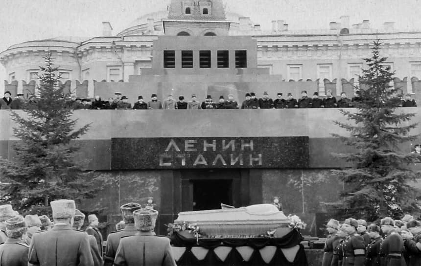 1961 год. Тело Иосифа Сталина убрали из мавзолея на Красной площади