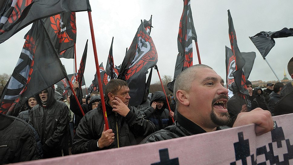 «Патриотический (Русский) марш» в Санкт-Петербурге собрал около 800 человек