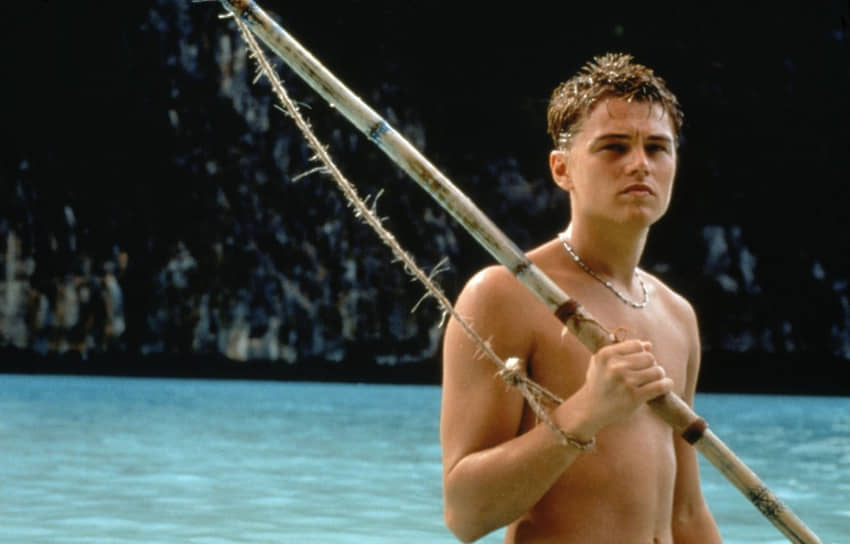 На съемках фильма «Пляж» по роману Алекса Гарленда в 2000 году актер чуть не утонул. Среди его фобий и страхов  — «акулы, пришельцы и глобальное потепление»