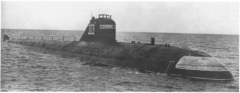 1970 год. В Бискайском заливе в результате потери продольной остойчивости из-за пожара и поступления забортной воды затонула атомная ракетная подводная лодка «К-8» (проект 627). Погибли 52 человека